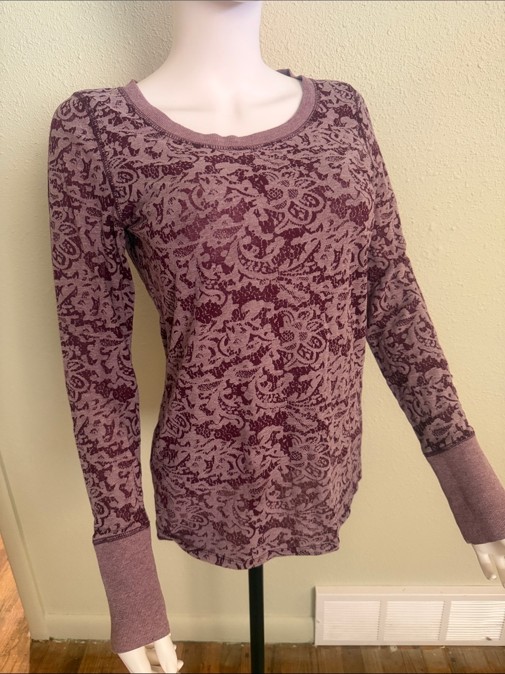 Women's Long Sleeve Scoop Neck Knit Top in Plum Paisley Y2K